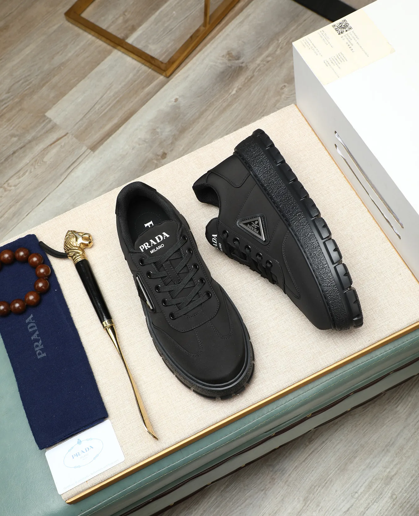 Men's shoes 💰580 high version official website popular models are on the market, 🆘 trendy brand (Prada) mainly promotes popular models, avant-garde and versatile fashionable men's shoes private version mold opening, cowhide surface splicing 1:1 replica... fashionable and simple, original imported cowhide lining cowhide feet; the atmosphere and personality are more fashionable, eye-catching and pursuing class. It will subvert the old idea and be a must-have for fashion trendsetters with you! Must keep it for yourself! Tall and comfortable, large and low, high-end quality workmanship. Code number: 38-45